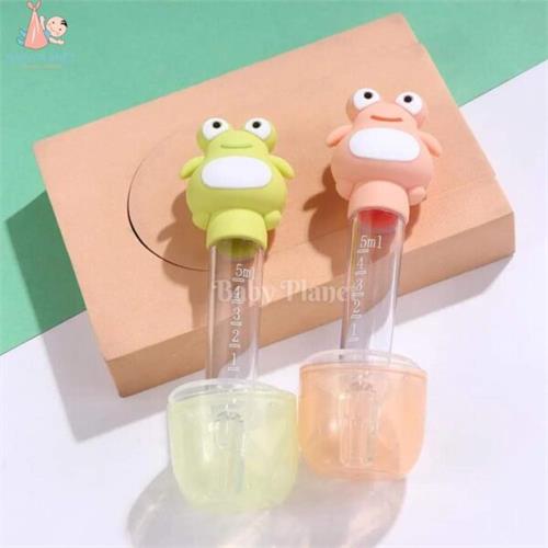 Cute Froggy Design Baby Silicone Medicine Feeder with Dustproof Storage Box