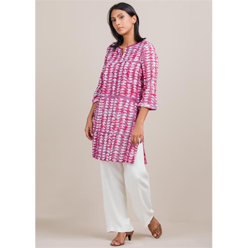 Kurtha top with contrass pipin