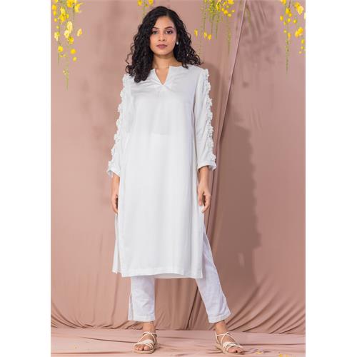 White Kurtha Top With Lace Detail On Sleeves