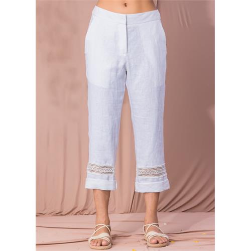 White Three Quarter Pant With Lace Detail