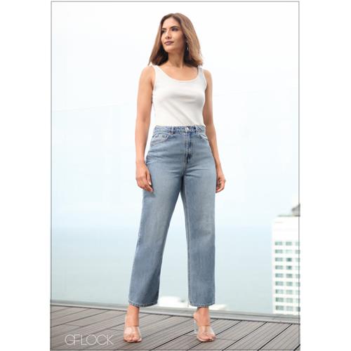 Straight Leg Light Wash Jean - 010624