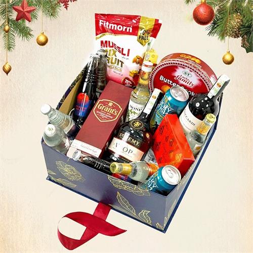 Santas Treats Liquor Hamper 05