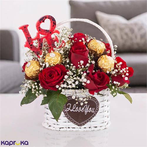 Sweet Love Affair Flower Arrangement