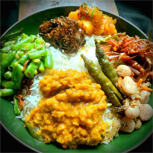 Raja Bojun Rice And Curry Fish