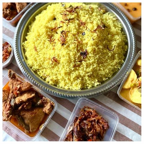 Aromatic Yellow Rice - Serves 4 Aromatic Yellow Rice - Serves 4 - Chicken