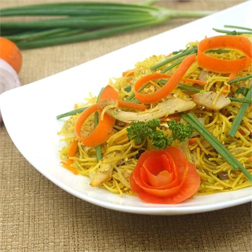 Chinese Stir Fried Noodles With Chicken Chinese Stir Fried Noodles with Chicken - Regular