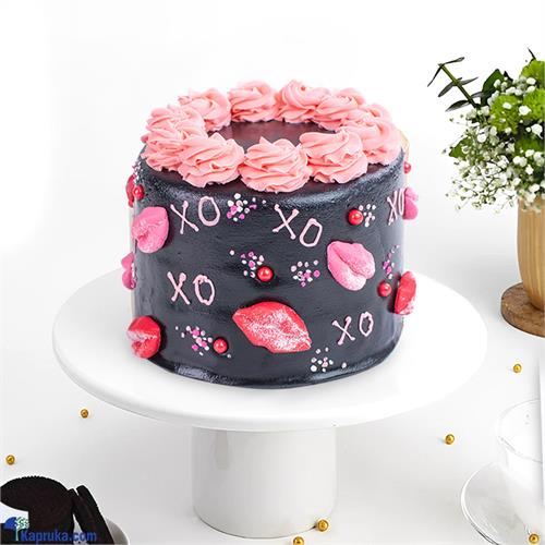 XOXO Kisses Cake