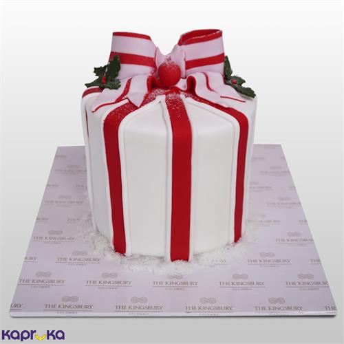 Kingsbury Christmas Drip Cake