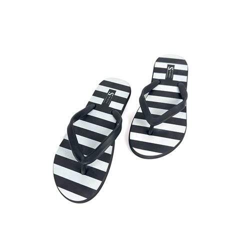 BLACK AND WHITE STRIPE FLIP FLOP