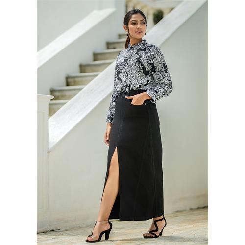 EZRA FRONT SLIT BLACK SKIRT