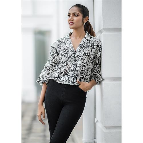 RYLEE BLACK PRINTED BLOUSE