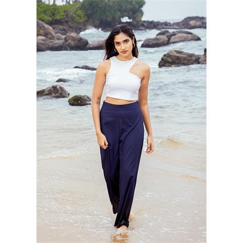 SOYA SHOLDER WHITE CUTOUT CROP TOP