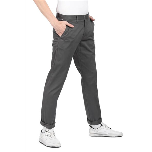 Tommy Hilfiger Men's Chino Pant