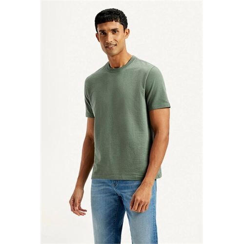 Levi's Men's Solid Regular Fit T-Shirt