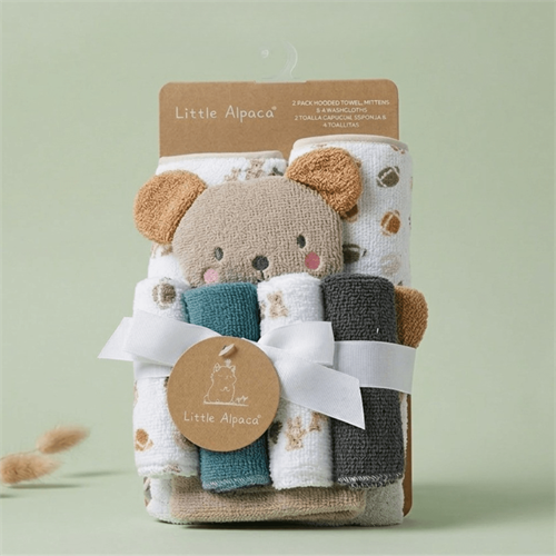 2pc Hooded + Wash Mitten + 4pc Wash Cloth Set -0m+