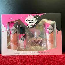 Deserve Love Gift Box