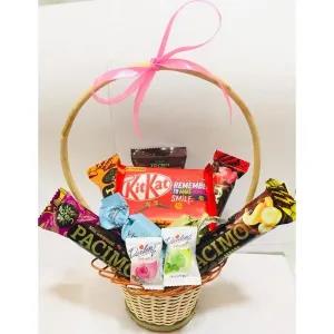 Attractive And Quality Chocolate Gift Hamper