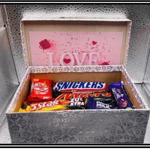 Chocolate Gift hampers For Valentine Birthday Parties And ot