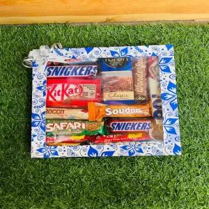 Gift Chocolate Hamper Box For Valentines,Birthday Kitkat, Sn