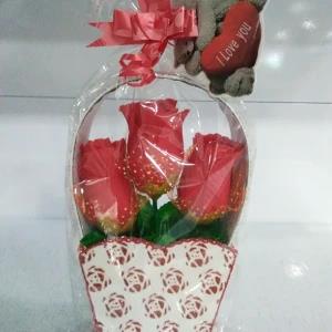 Generic Rose Flowers Basket Valentine Gift