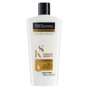 White TRESemm Keratin Smooth Conditioner 700Ml
