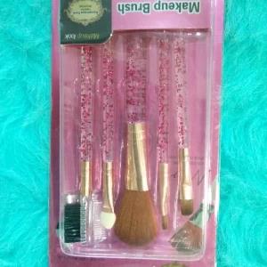 Makeup brush