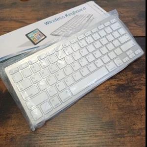 Bluetooth Wireless Keyboard - Mini Keyboard Ultra Slim