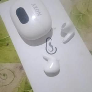 Invisible rechargable hearing aid with charging box
