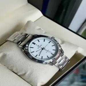 Silver Mens Simple Silver Wristwatch