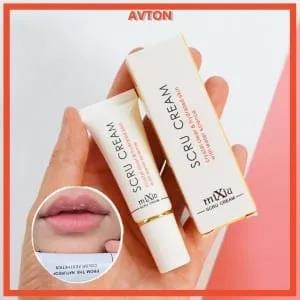 Scru Cream for Lips Moisturization and Exfoliation