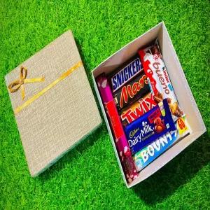Chocolate Gift Box Kinder Bueno Bounty Mars Snicker Twix Cad