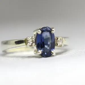 Ladies Silver Ring With Natural Ceylon Blue Sapphire
