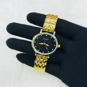 Gold Ladies Casual Gold Wristwatch