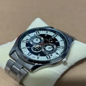 Silver Fashion Watch for Mens Luxury Business Quartz Wristwa