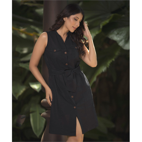 Pockets Detailed Buttoned Dress with Belt