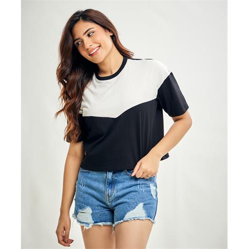 Tringle Shaped Contrast Detailed Crew Neck Tshirt