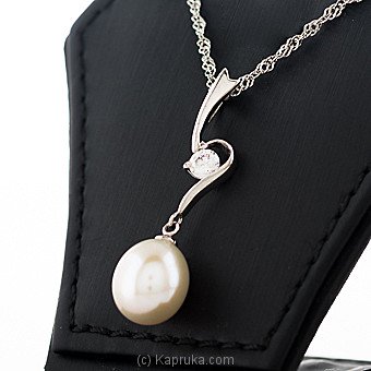 Swarovski Pearl Pendant With Chain