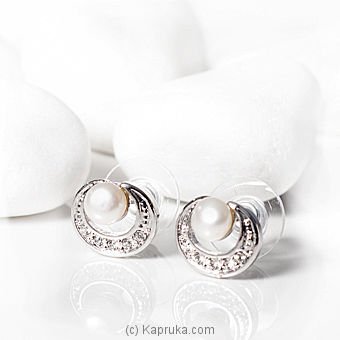 Stone `N` String Pearl Earring
